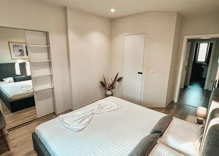 Dizdari 公寓 地拉那